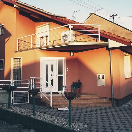 Apartment Dominik Osijek Exterior photo